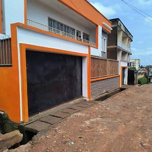 Apartament Appart Meuble De Standing Yaounde, Titi Garage Exterior photo