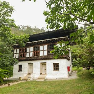 Hotel Pemako Punakʽa Exterior photo