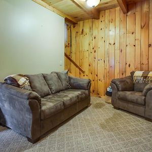 Willa Rustic Retreat Walk To Great Sacandaga Lake! Broadalbin Exterior photo