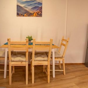 Apartament Cozy Tyrolean Old Town Studio Hall in Tirol Exterior photo