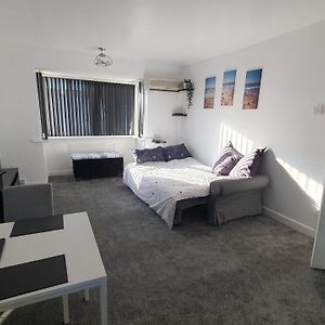 Apartament Seaside 2 Bed Flat Sleeps 6 Lee-on-the-Solent Exterior photo