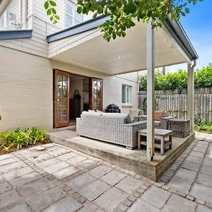 Charming 3-Bedroom Townhouse With Private Courtyard Brisbane Exterior photo