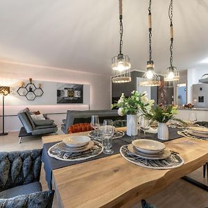 Apartament Alpenflair / Luxury / 100Qm / Work / Travel / Netflix Penzberg Exterior photo