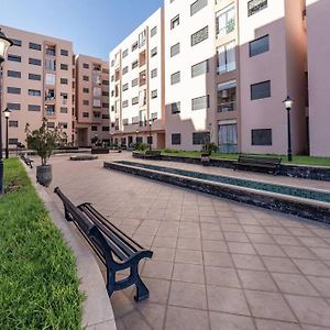 Superbe Appartement Avec Piscine Marrakesz Exterior photo