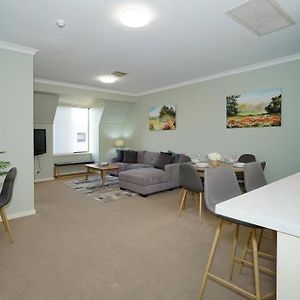 Apartament 40 Modern & Chic Apt In East Perth Exterior photo
