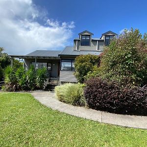 Hotel Dinsdale Oasis And Private Spa Pool Hamilton Exterior photo