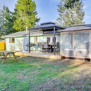 Charming Arlington Home With Hot Tub And Fenced Yard! Exterior photo