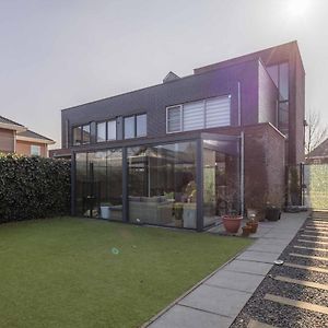 Willa Modern Ninety-One Berghem Exterior photo