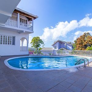 Villa Between Montego Bay & Ochi Rios With Cook Discovery Bay Exterior photo