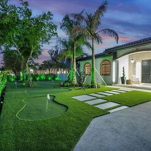 Villa Art Pool Golf Volleyball Miami Exterior photo