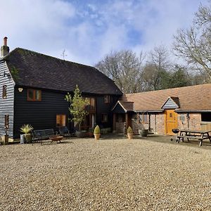 Willa Sussex Barns - Horsham Exterior photo