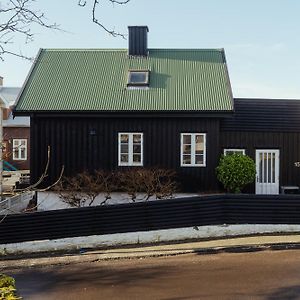 Willa Charming Retreat In The Heart Of Tórshavn Exterior photo