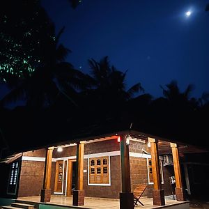 Willa Happy Land Shoranur Exterior photo