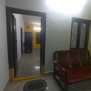 Apartament Eastern Service Flat Tiruchirappalli Exterior photo