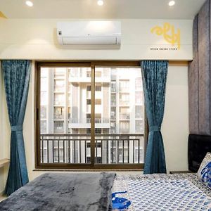 Apartament Swati Chrysantha Ahmadabad Exterior photo