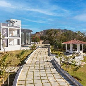 Stayvista'S Avadh Vatika - Mountain-View Villa With Outdoor Pool, Lawn Featuring A Gazebo & Bar Dźajpur Exterior photo