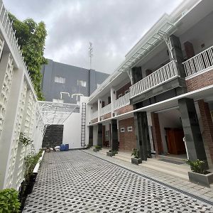 The Reddish Syariah Kost Exclusive Dan Homestay Jogyakarta Exterior photo