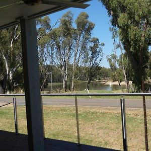 Willa River Front On Hennessy Tocumwal Exterior photo