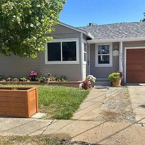 Spacious Oasis W/Pool Retreat Concord Exterior photo