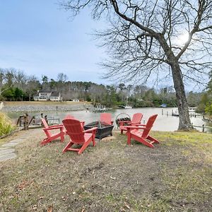 Willa Waterfront Deltaville Retreat With Private Boat Dock Locklies Exterior photo