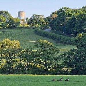 Willa Luxury Converted Water Tower In Yorkshire Emley Exterior photo