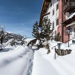 Hotel Strasserwirt - Ansitz Zu Tirol Strassen Exterior photo