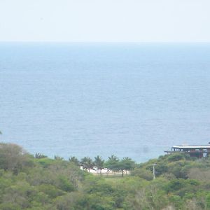 Hotel Centro Vacacional Recreasana Puerto López Exterior photo