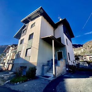 Sarre Maison Montan Aosta Exterior photo