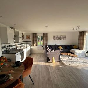 Apartament Gorgeous Modern Furnished Cabin In Steyning Exterior photo