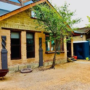 Exclusive & Unique Sustainable Mudbrick Home Melbourne Exterior photo