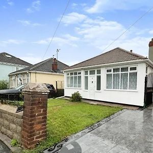 Hotel Uplands Grove Bungalow Wolverhampton Exterior photo