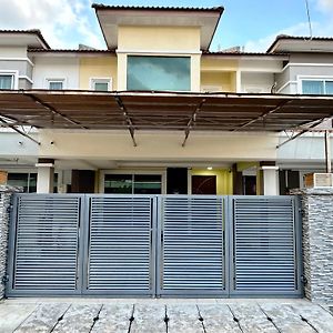 Botani Luxury Homestay Ipoh Exterior photo