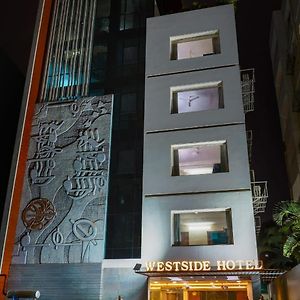 Westside Hotel Gachibowli Hajdarabad Exterior photo