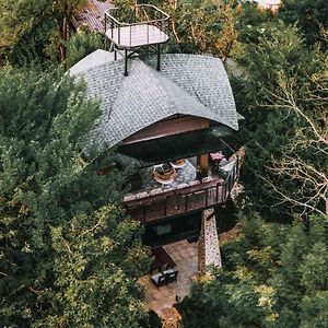 Hotel The Chamuang Forest Nakhon Nayok Exterior photo