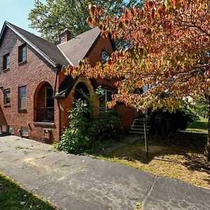 Superhost Plus ~ Designer Inspired Boynton Bungalow Cleveland Heights Exterior photo