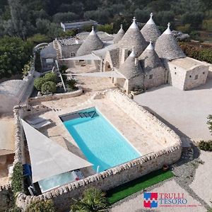 Bed and Breakfast Trulli Tesoro Cisternino Exterior photo