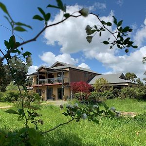 Apartament Gypsy Creek Winery Labertouche Exterior photo