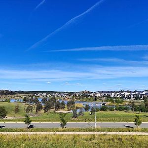 Willa Lakeside Brand New Settled Townhouse，Near Shops Weston Creek Exterior photo