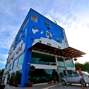 Yew Boutique Hotel Teluk Intan Exterior photo