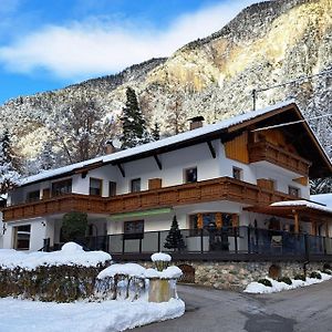 Hotel Gaestehaus Almrausch, Ferienanlage Mit Pool Nassereith Exterior photo