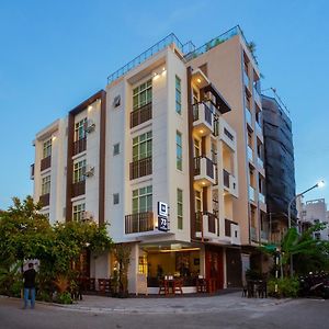 Express Inn At Hulhumale Exterior photo