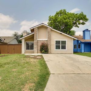 Sunny San Antonio Home With Backyard And Patio! Exterior photo