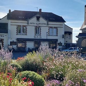 Hotel Le Bellevue Guer Exterior photo