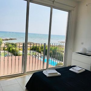 Gorgona Seafront Villas 3 Bedroom With Private Swimming Pool Ajia Napa Exterior photo