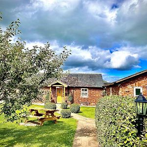 New Farm Cheshire B&B Winsford  Exterior photo