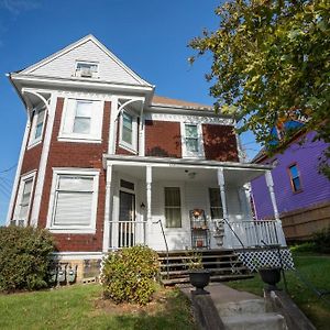 Apartament Step Back In Time Charming Victorian With Modern Amenities Homestead Exterior photo