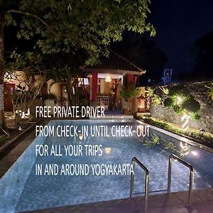 Private Pool Villa Rosseno Including Car&Driver Jogyakarta Exterior photo