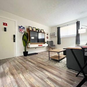 Private Renovated Bengals Apartment 5 Star Canton Exterior photo