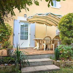 Willa Gite Au Bord De La Charente Avec Jardin Privatif, Wifi Fibre, Velos Et Equipements Familiaux - Fr-1-653-162 Saint-Genis-d'Hiersac Exterior photo