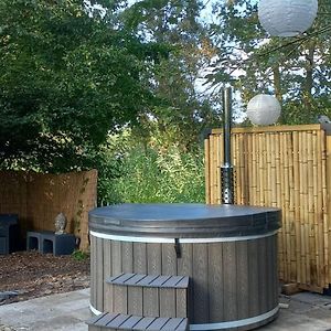 Willa Rumah Senang Ewijk Met Royale Tuin En Hottub Exterior photo